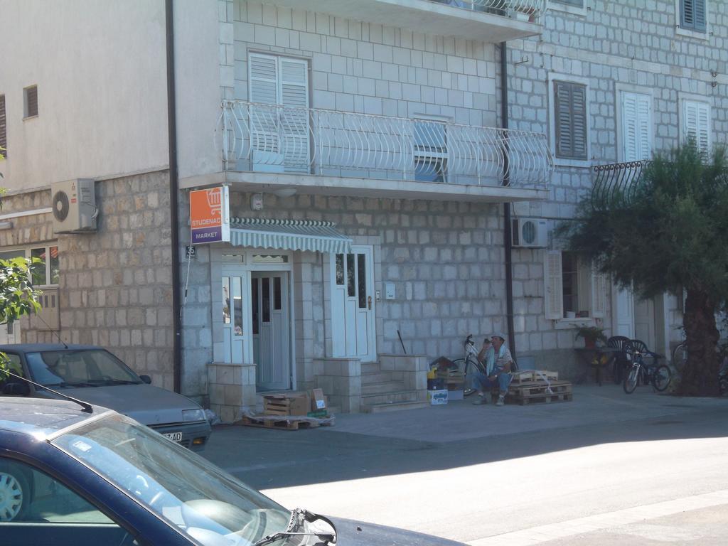 Apartments Mali Raj Vranjic Экстерьер фото