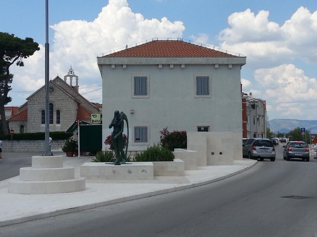 Apartments Mali Raj Vranjic Экстерьер фото