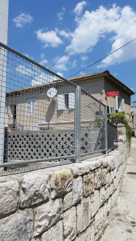 Apartments Mali Raj Vranjic Экстерьер фото