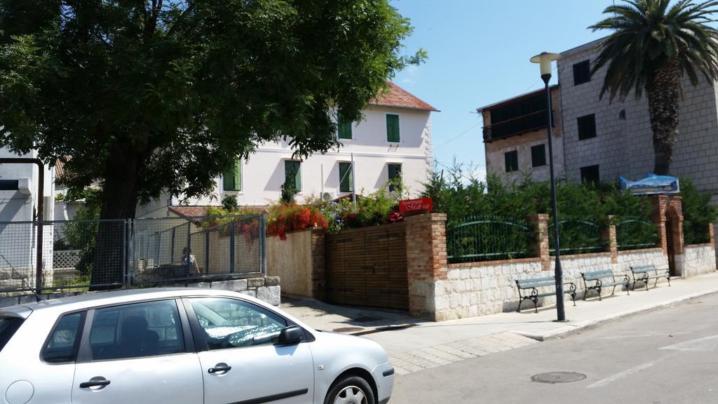 Apartments Mali Raj Vranjic Экстерьер фото