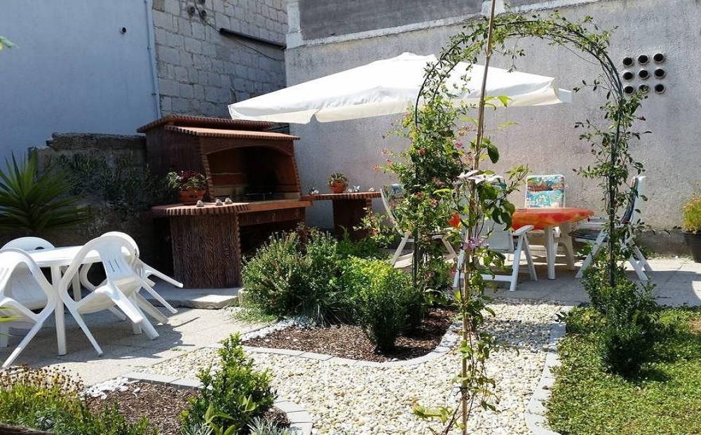 Apartments Mali Raj Vranjic Экстерьер фото