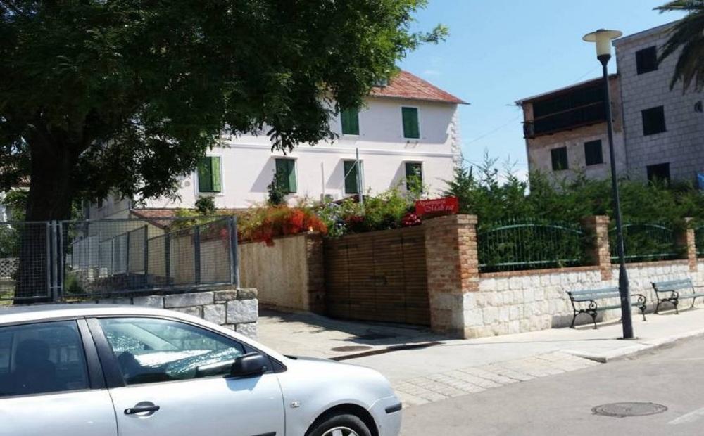 Apartments Mali Raj Vranjic Экстерьер фото