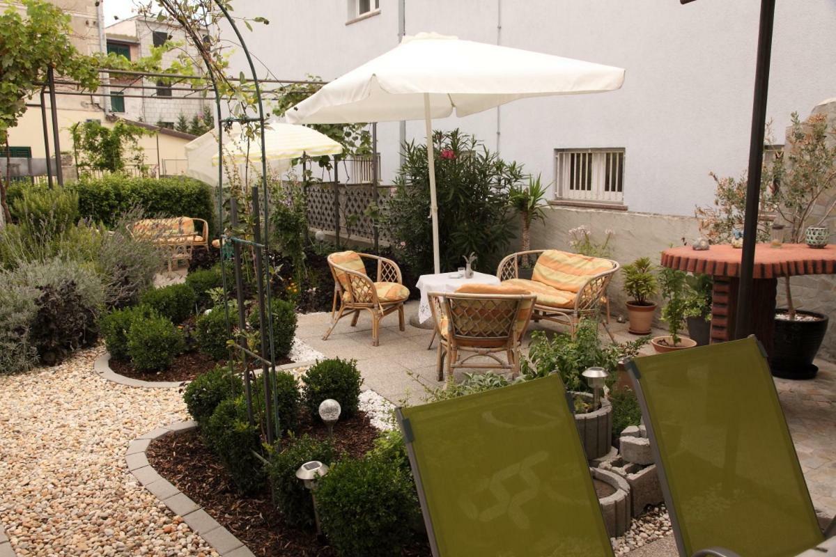 Apartments Mali Raj Vranjic Экстерьер фото