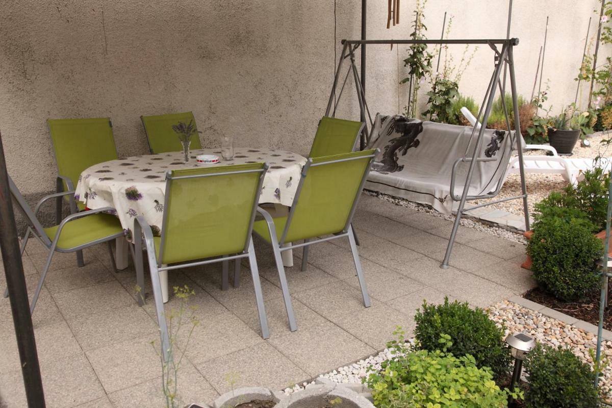 Apartments Mali Raj Vranjic Экстерьер фото